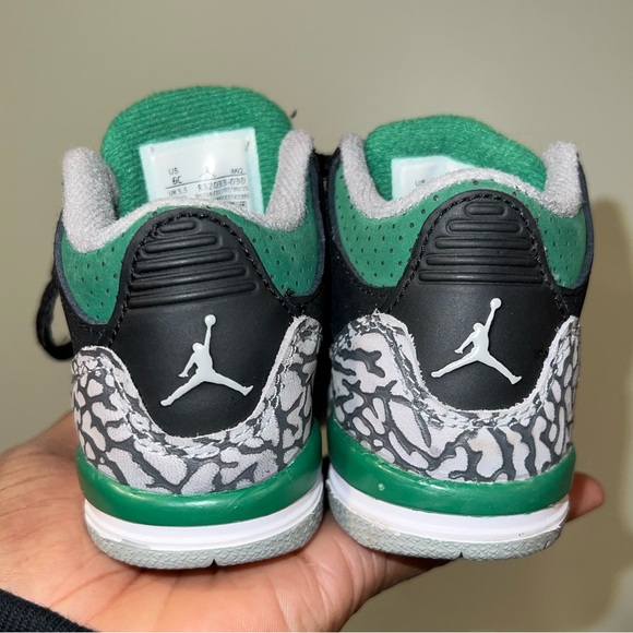 Jordan 3 Retro “Pine Green” - Picture 2 of 6